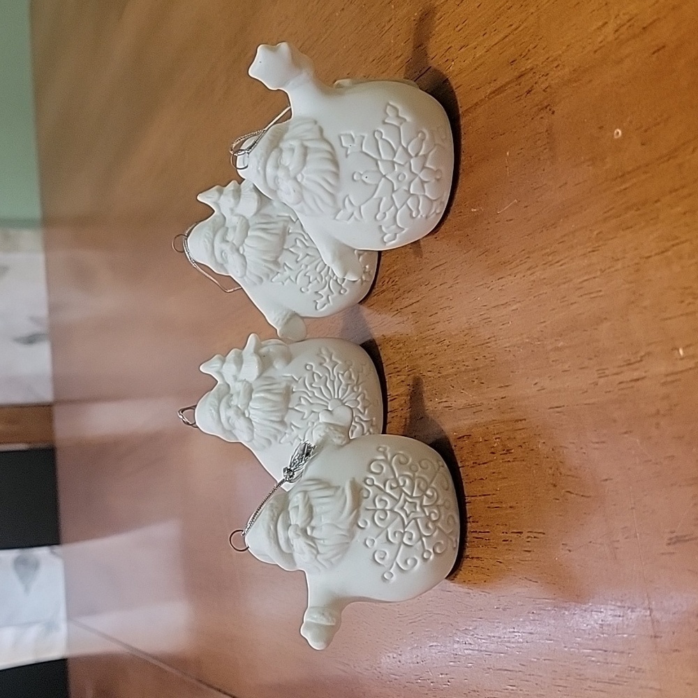 Set of 4 light up Santa ornaments - Picture 1 of 4